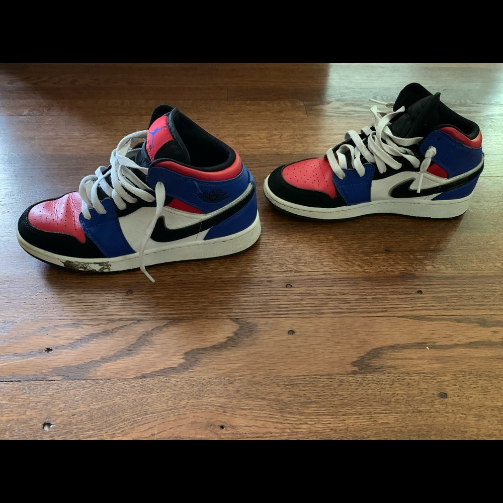 Jorden one mid top